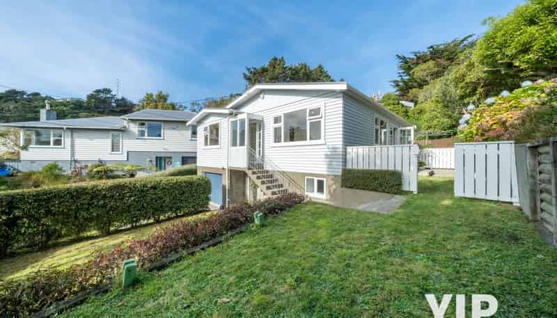 6 Royston Way, Newlands