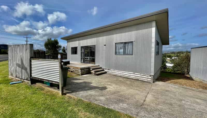 30 Manukau Road, Raglan