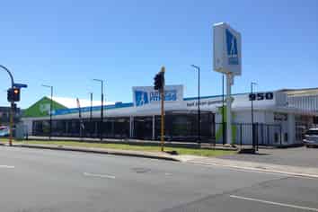 Central Penrose Warehouse | 1035 m2