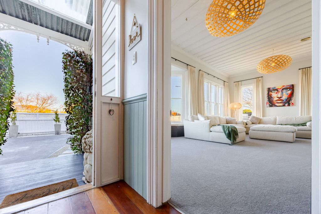Your Family- Beautiful Character Home- Yes! - Fler