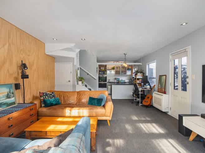 1/98 Owairaka Avenue, Mount Albert