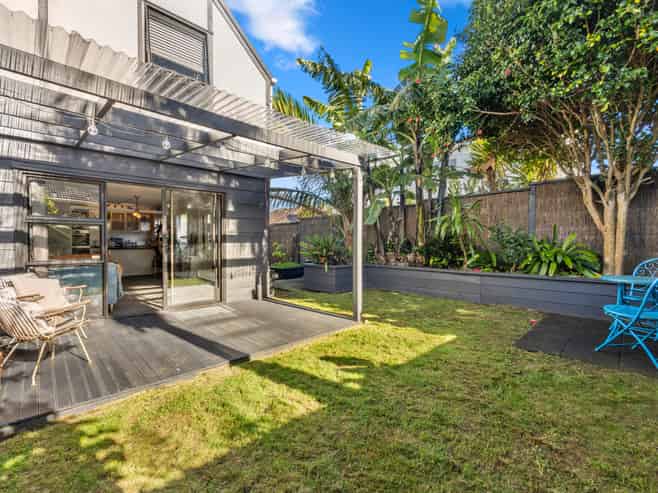 1/98 Owairaka Avenue, Mount Albert
