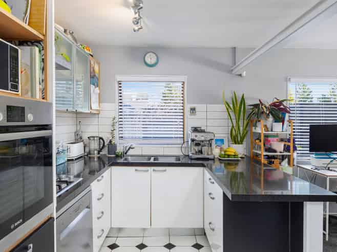1/98 Owairaka Avenue, Mount Albert