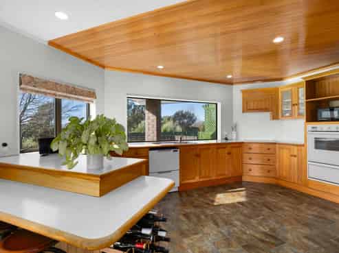 22 Fairbourne Drive, Fairhall