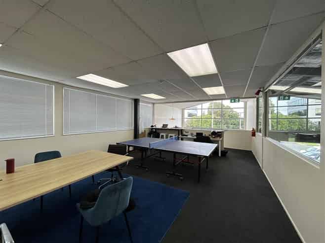 CBRE | High-Exposure Road Front Unit