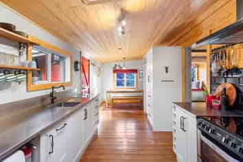 92 West Coast Road, Arthur's Pass