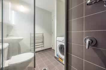 2K/32 Eden Crescent, Auckland Central