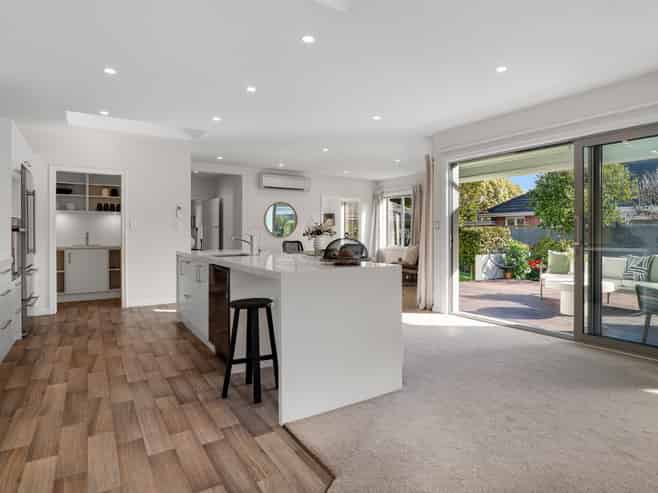 100 Memorial Avenue, Ilam
