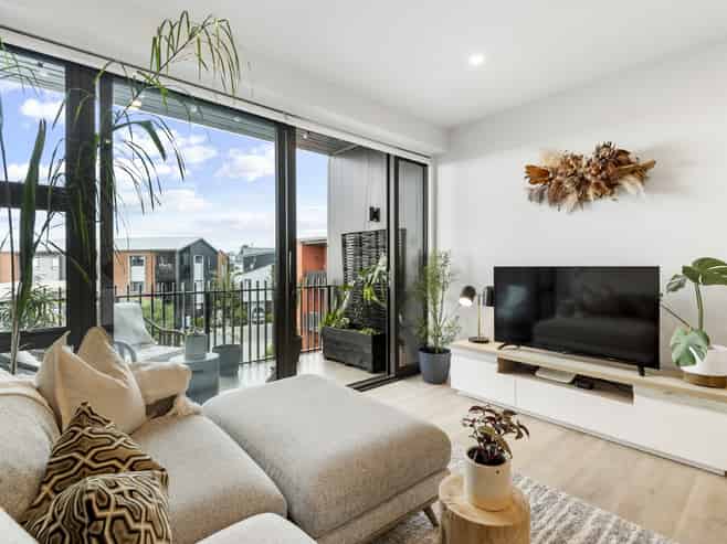 201/10 Awataha Drive, Northcote