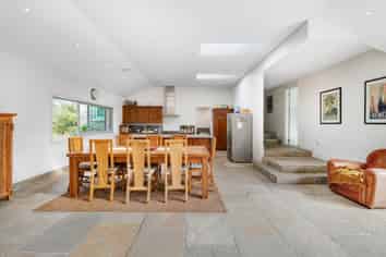 14 Hobbs Road, Matakatia