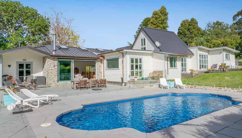 14 Hobbs Road, Matakatia