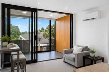 205/11 Buscomb Ave, Henderson