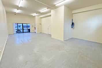 GROUND FLOOR COMMERCIAL UNIT FOR LEASE
