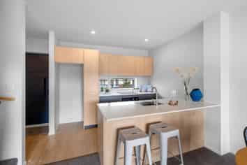 10 Sunshine Lane, New Brighton