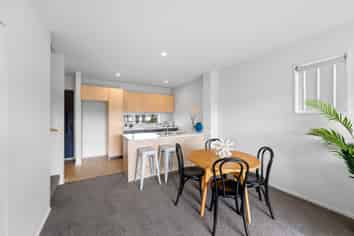 10 Sunshine Lane, New Brighton
