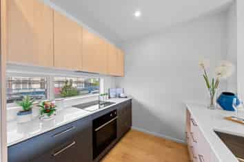 10 Sunshine Lane, New Brighton