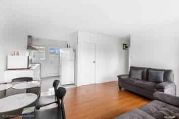 2/8 Cape Road , Mangere