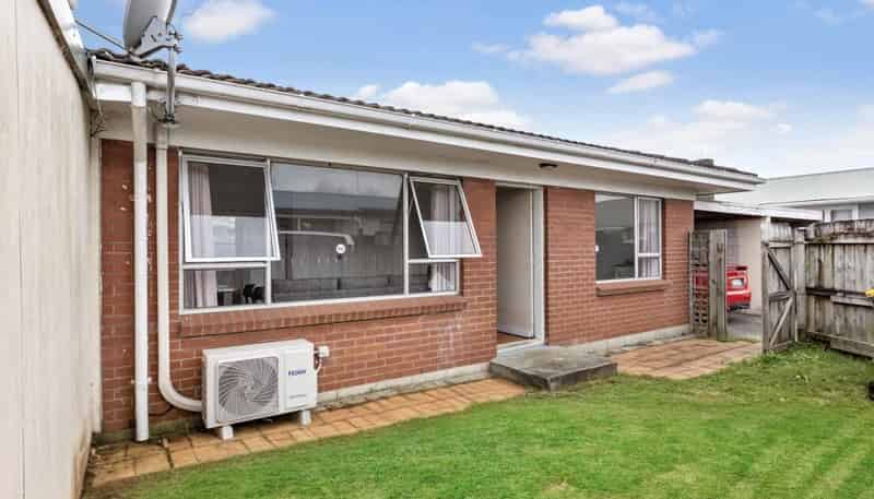 2/8 Cape Road , Mangere