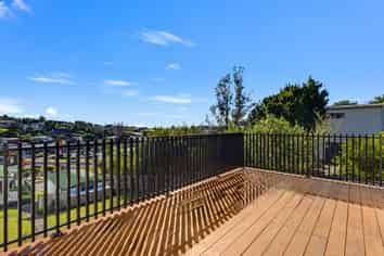 8a Cedar Terrace, Stanmore Bay