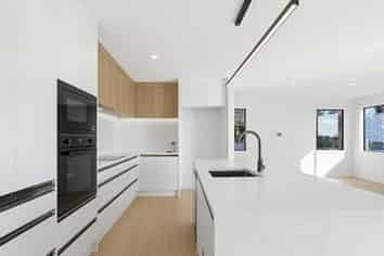 8a Cedar Terrace, Stanmore Bay