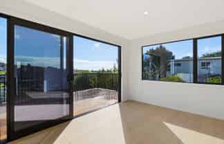 8a Cedar Terrace, Stanmore Bay