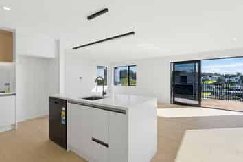 8a Cedar Terrace, Stanmore Bay