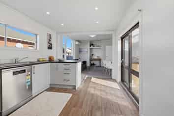 3 Churchill Street, Saint Kilda