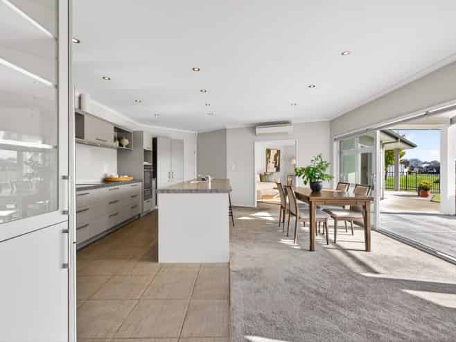 7 Donald Place, Frimley