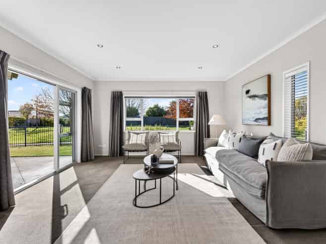 7 Donald Place, Frimley