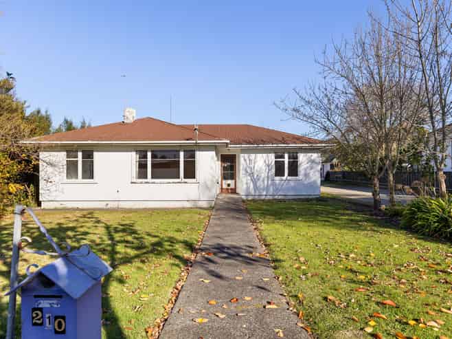 210 Vogel Street, Roslyn