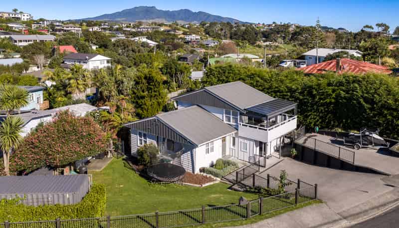 49 Government Road, Raglan