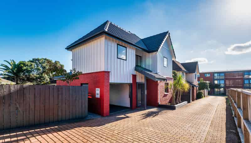 2/24 Miro Street, New Lynn