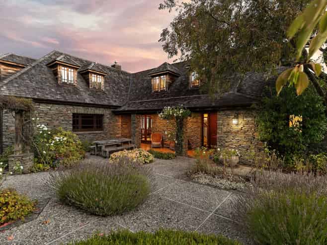 50 Edinburgh Drive, Queenstown