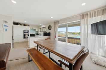 5 Woodgers Way, Somerville
