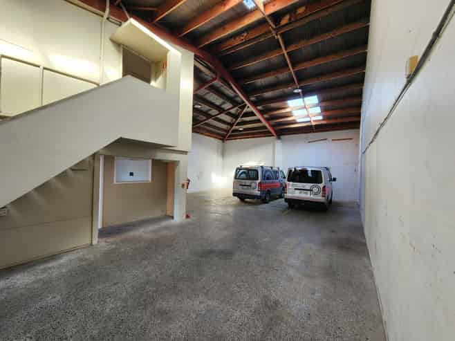 Well Presented Industrial Unit