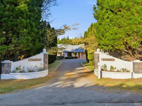 886 Two Chain Road, Swannanoa