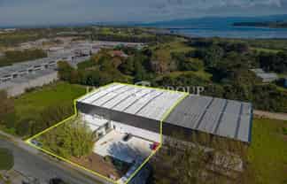Brand New High-Stud Unit - Drive-Through Access