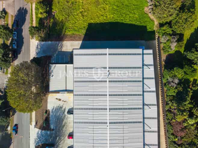 Brand New High-Stud Unit - Drive-Through Access