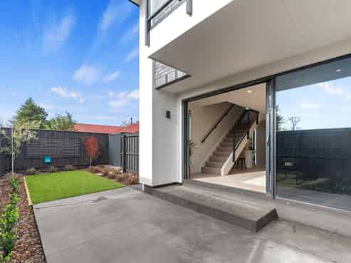 9/200 Main North Road, Redwood