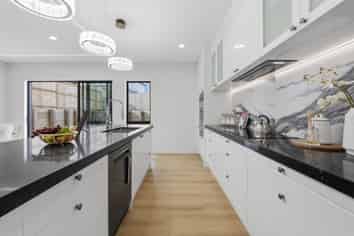 4 Mill Hill Close, Flat Bush