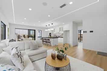 4 Mill Hill Close, Flat Bush