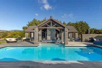2 Otaihanga Road, Paraparaumu Beach