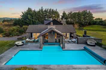 2 Otaihanga Road, Paraparaumu Beach
