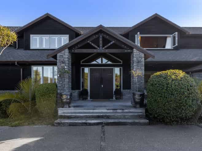 2 Otaihanga Road, Paraparaumu Beach