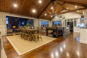 2 Otaihanga Road, Paraparaumu Beach
