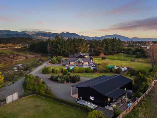2 Otaihanga Road, Paraparaumu Beach