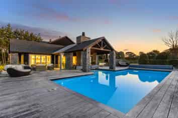 2 Otaihanga Road, Paraparaumu Beach