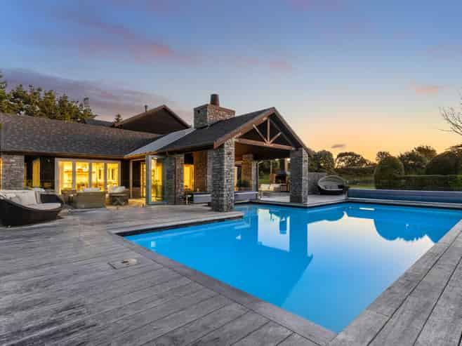 2 Otaihanga Road, Paraparaumu Beach