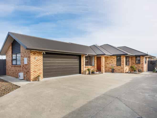 12 Lorenzo Place, Kelvin Grove