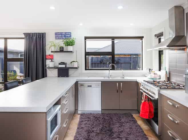 12 Lorenzo Place, Kelvin Grove